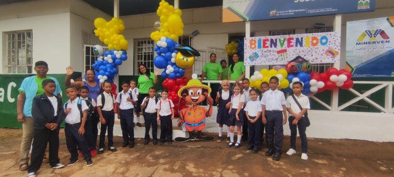 Escuela “Josefa Camejo” Inicia Año Escolar De La Mano Con Minerven
